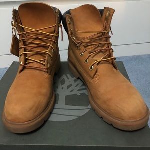Men’s Sz 9 Classic Timberland Boots